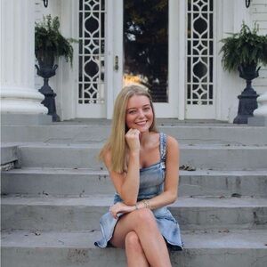 Meet your Posher, Ella